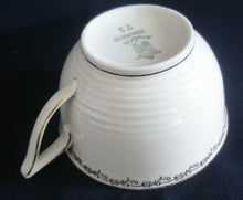 Lade das Bild in den Galerie-Viewer, TEETASSE - Porzellan, Goldrand Linien Abstrakt Ranken Girlanden Motiv Dekor