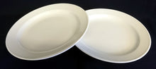 Lade das Bild in den Galerie-Viewer, SPEISETELLER - Porzellan, Einfärbig Klassisch Dekor (230mm)
