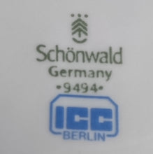 Lade das Bild in den Galerie-Viewer, DESSERTTELLER - Porzellan, Einfärbiges Wellen Dekor