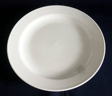 Lade das Bild in den Galerie-Viewer, 2er Set SPEISETELLER - Porzellan, Einfärbig Klassisch Dekor (230mm)