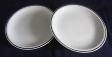 Lade das Bild in den Galerie-Viewer, SPEISETELLER - Porzellan, Silberrand Linien Dekor