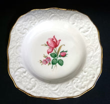 Lade das Bild in den Galerie-Viewer, ABLAGETELLERCHEN - Porzellan, Rosen Motiv Goldrand Relief Dekor