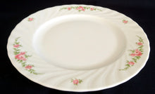 Lade das Bild in den Galerie-Viewer, DESSERTTELLER - Porzellan, Flora Ranken Pflanzen Rosenblumen Blüten Relief Motiv Dekor