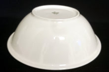 Lade das Bild in den Galerie-Viewer, MITTELGROßE BEILAGENSCHÜSSEL - Porzellan, Blauer Rand Regenbogenfarben Striche Linien Dekor