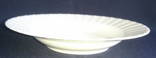 Lade das Bild in den Galerie-Viewer, SUPPENTELLER - Porzellan, Einfärbiger Gewölbter Rand Dekor