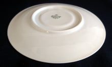 Lade das Bild in den Galerie-Viewer, 2er Set UNTERTASSEN - Porzellan, Enzian Blumenblüten Goldrand Dekor