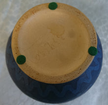 Lade das Bild in den Galerie-Viewer, SCHALE MIT GRIFF "Fat Lava" - Keramik / Steingut, Künstlerisches Dekor, Handarbeit