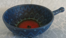 Lade das Bild in den Galerie-Viewer, KANNE "Fat Lava" - Keramik / Steingut, Künstlerisches Dekor, Handarbeit