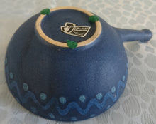 Lade das Bild in den Galerie-Viewer, SCHALE MIT GRIFF "Fat Lava" - Keramik / Steingut, Künstlerisches Dekor, Handarbeit