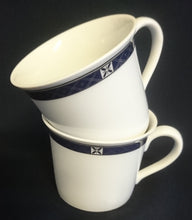 Lade das Bild in den Galerie-Viewer, 2er KAFFEEGEDECK "Classica" - Porzellan, Geometrischer X Kreuz Rand Dekor