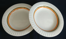 Lade das Bild in den Galerie-Viewer, SUPPENTELLER - Porzellan, Linien Tropfenform Relief Dekor