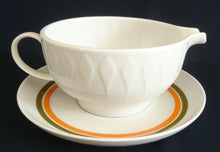 Lade das Bild in den Galerie-Viewer, 2er Set 2er SUPPENTASSEN GEDECK - Porzellan, Linien Tropfenform Relief Dekor