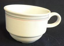 Lade das Bild in den Galerie-Viewer, KAFFEETASSE - Porzellan, Kreislinien Klassisch Dekor