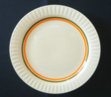 Lade das Bild in den Galerie-Viewer, 2er Set SPEISETELLER - Porzellan, Linien Tropfenform Relief Dekor