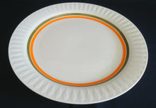 Lade das Bild in den Galerie-Viewer, SPEISETELLER - Porzellan, Linien Tropfenform Relief Dekor