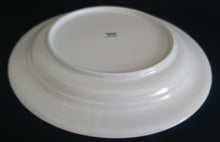 Lade das Bild in den Galerie-Viewer, 2er Set SPEISETELLER - Porzellan, Linien Tropfenform Relief Dekor