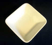 Lade das Bild in den Galerie-Viewer, SCHALE - Porzellan, Einfärbiges Klassisch Dekor