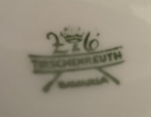 Lade das Bild in den Galerie-Viewer, ESPRESSOTASSE - Porzellan, Goldrand Linien Blumen Motiv Dekor