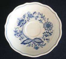 Lade das Bild in den Galerie-Viewer, 2er KAFFEEGEDECK - Porzellan, Echt Kobalt Zwiebelmuster Motiv Relief Dekor