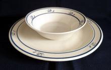 Lade das Bild in den Galerie-Viewer, SUPPENTELLER "Scandia Blue (Brickoven Stoneware)" - Keramik / Steingut, Blumen Linien Streifen Dekor