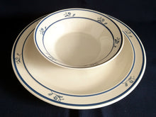 Lade das Bild in den Galerie-Viewer, 2er Set SUPPENTELLER "Scandia Blue (Brickoven Stoneware)" - Keramik / Steingut, Blumen Linien Streifen Dekor