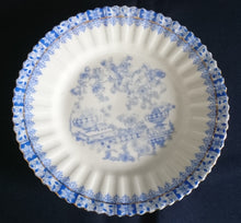 Lade das Bild in den Galerie-Viewer, DESSERTTELLER - Porzellan, China Blau Goldrand Linien Relief Dekor