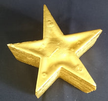 Lade das Bild in den Galerie-Viewer, STANDKERZE - Wachs / Kerzenmaterial, Goldend (Überzogen) Farbend, Handarbeit, Sternform, 1 Docht (G)