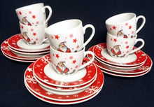 Lade das Bild in den Galerie-Viewer, 2er Set 2er KAFFEEGEDECKE "Santa" - Porzellan, Weihnachtsmann Nikolaus Sterne Schneeflocken Geschenke Motiv Dekor