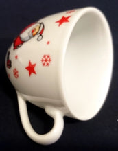 Lade das Bild in den Galerie-Viewer, 2er Set 3er KAFFEEGEDECKE "Santa" - Porzellan, Weihnachtsmann Nikolaus Sterne Schneeflocken Geschenke Motiv Dekor