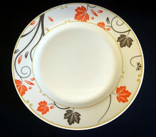 Lade das Bild in den Galerie-Viewer, DESSERTTELLER - Porzellan, Blatt Blätter Äste Zweige Geäst Linien Motiv Dekor