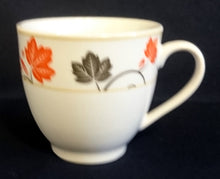 Lade das Bild in den Galerie-Viewer, 3er KAFFEEGEDECK - Porzellan, Blatt Blätter Äste Zweige Geäst Linien Motiv Dekor