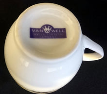 Lade das Bild in den Galerie-Viewer, KAFFEETASSE - Porzellan, Blatt Blätter Äste Zweige Geäst Linien Motiv Dekor