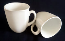 Lade das Bild in den Galerie-Viewer, KAFFEETASSE "Concerto" - Porzellan, Einfärbiges Quadratisches Abgerundetes Form Dekor, Wellco Design