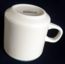 Lade das Bild in den Galerie-Viewer, KAFFEETASSE - Keramik / Steingut, Blumenblüten Pflanzen Flora Randlinie Motiv Dekor