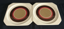 Lade das Bild in den Galerie-Viewer, 2er Set DESSERTTELLER "Avantgarde" - Keramik / Steingut, Modernes Kreise Streifen Dekor, Mittig Braun
