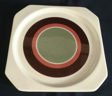 Lade das Bild in den Galerie-Viewer, 2er Set DESSERTTELLER "Avantgarde" - Keramik / Steingut, Modernes Kreise Streifen Dekor, Mittig Grün