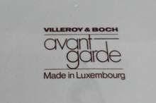 Lade das Bild in den Galerie-Viewer, 2er Set DESSERTTELLER "Avantgarde" - Keramik / Steingut, Modernes Kreise Streifen Dekor, Mittig Braun