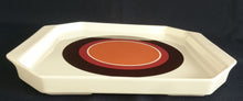 Lade das Bild in den Galerie-Viewer, BEILAGENSCHALE "Avantgarde" - Keramik / Steingut, Geometrisches Streifen Kreise Dekor, Mittig Orange