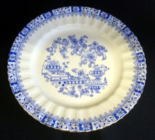 Lade das Bild in den Galerie-Viewer, DESSERTTELLER - Porzellan, China Blau Goldrand Relief Dekor