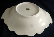 Lade das Bild in den Galerie-Viewer, SCHALE "Sybills" - Porzellan, Goldrand Flora Pflanzen Blumen Blüten Motiv Dekor