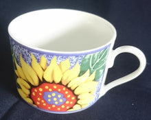Lade das Bild in den Galerie-Viewer, KAFFEETASSE - Porzellan, Sonnenblumen Blüten Pflanzen Motiv Dekor
