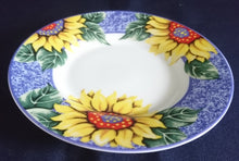 Lade das Bild in den Galerie-Viewer, UNTERTASSE - Porzellan, Sonnenblumen Blüten Pflanzen Motiv Dekor