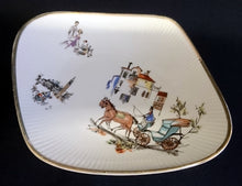 Lade das Bild in den Galerie-Viewer, BEILAGENSCHALE - Porzellan, Goldrand Dorf Picknick Kutsche Motiv Relief Dekor