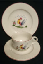 Lade das Bild in den Galerie-Viewer, 2er KAFFEEGEDECK - Keramik / Steingut, Hahn auf dem Lande Motiv Dekorrand, Handdekoriert
