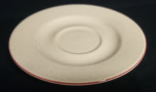 Lade das Bild in den Galerie-Viewer, UNTERTASSE - Keramik / Steingut, Einfärbig, Dekorrand, Handdekoriert