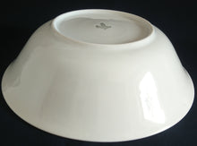 Lade das Bild in den Galerie-Viewer, MITTELGROßE BEILAGENSCHÜSSEL "Scharffeuer" - Porzellan, Kobalt Abstrakt Indischblau Strohblume Motiv Relieflinien Dekor