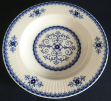 Lade das Bild in den Galerie-Viewer, 2er Set SUPPENTELLER "Scharffeuer" - Porzellan, Kobalt Abstrakt Indischblau Strohblume Motiv Relieflinien Dekor
