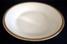 Lade das Bild in den Galerie-Viewer, 2er Set SUPPENTELLER - Porzellan, Goldrand Mattiert Ovale Kreise Linien Relief Motiv Dekor