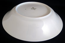 Lade das Bild in den Galerie-Viewer, 2er Set SUPPENTELLER - Porzellan, Goldrand Mattiert Ovale Kreise Linien Relief Motiv Dekor