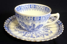 Lade das Bild in den Galerie-Viewer, KAFFEETASSE - Porzellan, China Blau Goldrand Relief Dekor